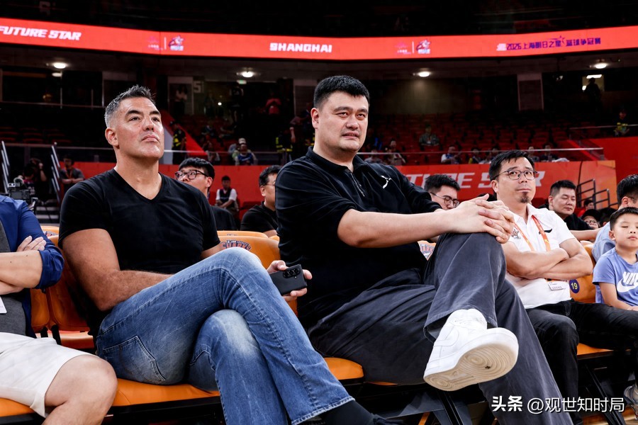 失误白送28分！中国U18遭西班牙“降维打击”，姚明现场面色凝重