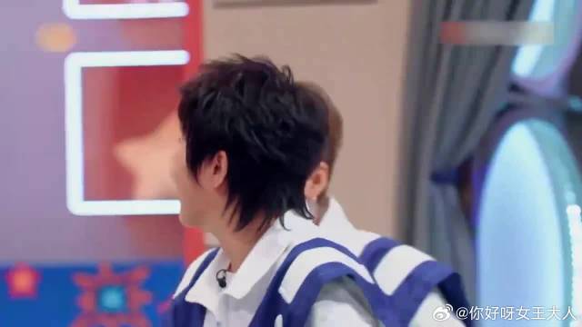 王濛为了游戏，竟跟杨迪：我是女生哦，太搞笑了