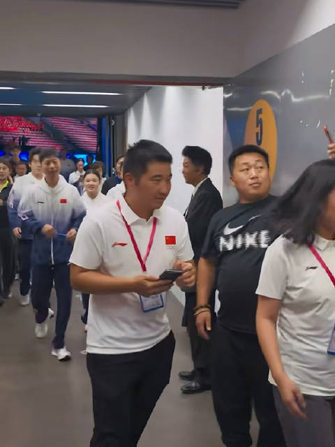 笑死大家一直在疯狂喊马龙马龙，小马