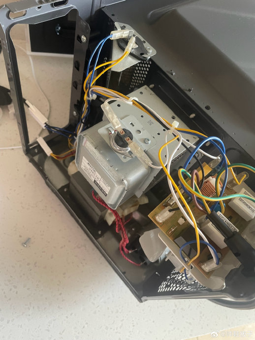 微波炉门体开关故障的具体解决方法 微波炉门体开关故障的具体解决方法