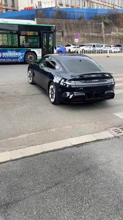 街头实拍 路过直接被帅到 回头率拉满