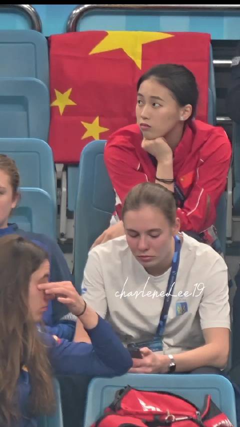 帅帅的观赛乐乐