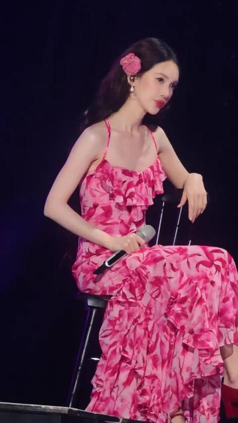 金晨天赐声音献唱，嗓音惊艳获赞唱跳俱佳