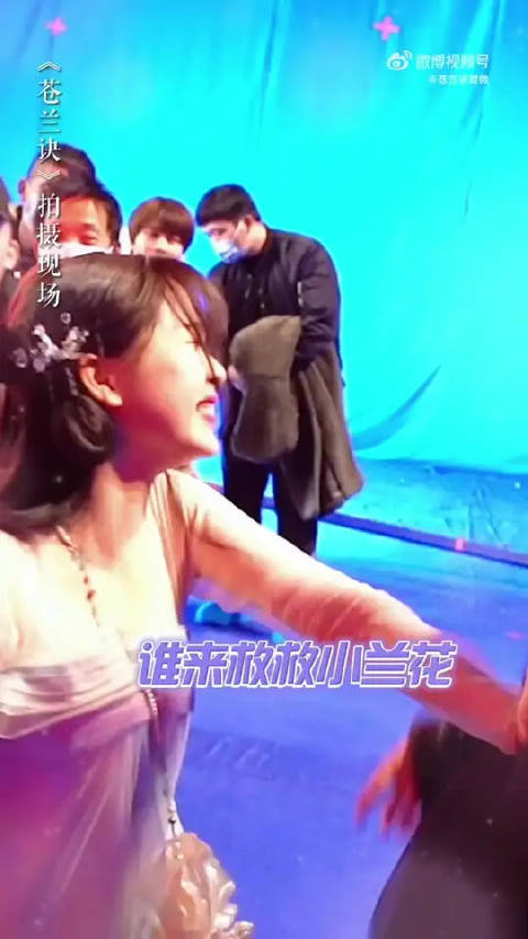 “真爱没有结界，鱼会亲吻蝴蝶，乐山的风承载着沪上的云”
