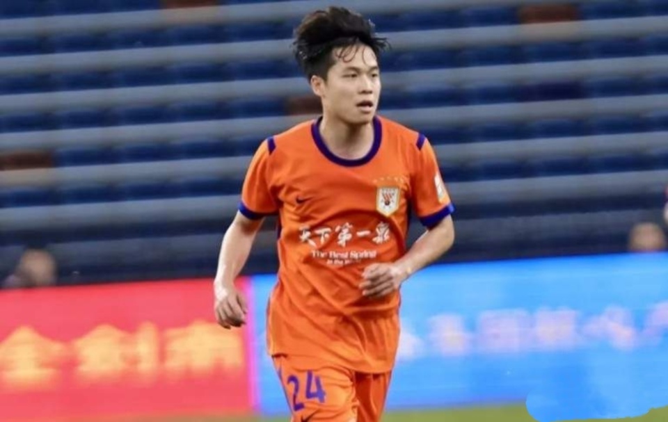 后悔了！山东泰山国脚中场为追梦加盟云南玉昆，如今4场只踢1分钟