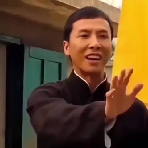 甄子丹玩梗换头像，压力给到古天乐，网友催更表情包对决