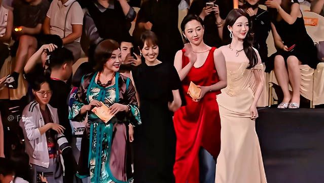 百花奖上鲜活的女性群像 本届最棒的颁奖画面