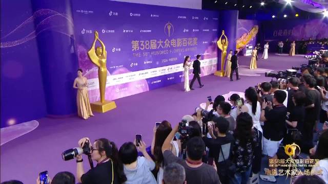 72岁带伤演跑酷威亚，不用替身夺百花奖最佳女配