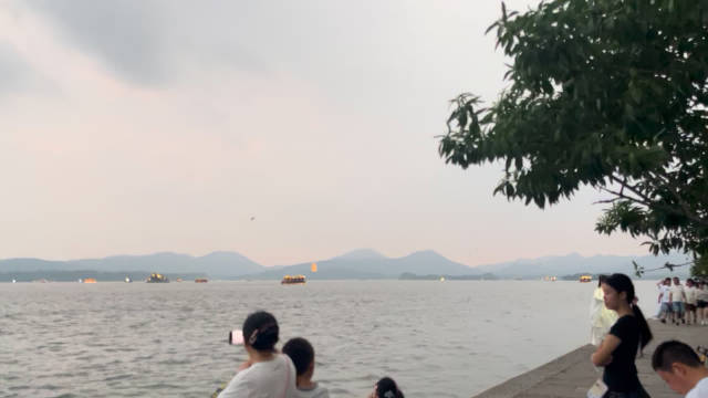 看新白娘子传奇这部电视剧看了不下一百遍
