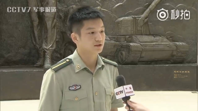 cctv7《军事报道》20岁穿军装的樊振东，发言滴水不漏，樊局不是白叫的
