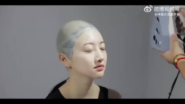 景甜不愧是大美女，这皮肤跟剥了壳的鸡蛋一样光滑