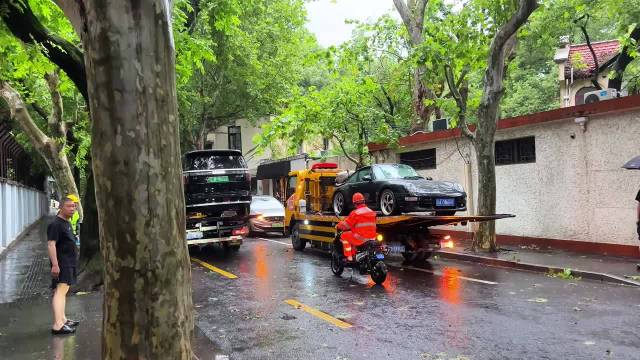 上海暴雨致老洋房豪车泡水