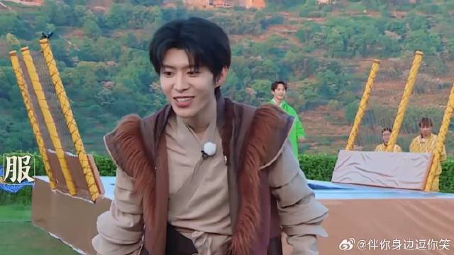 导演偏向周深，范丞丞气的直接当场扔扇子，导演：不录了丨奔跑吧