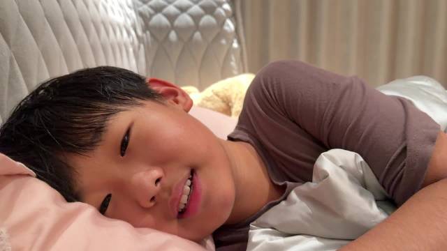 莫莫睡前一首baby送给大家