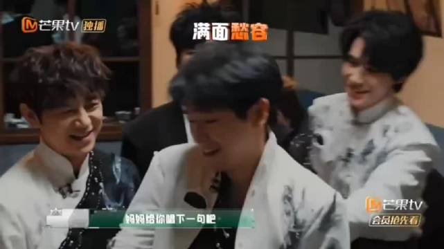 轮流守护小恒这个设定也太暖心了，每个人都用心陪伴小朋友