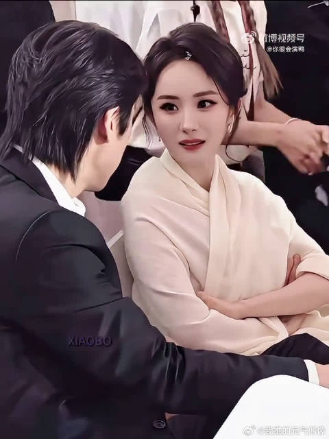 一边认定彼此是家人，一边控制不住心动，杨幂王骁对手戏把拉扯感演活了