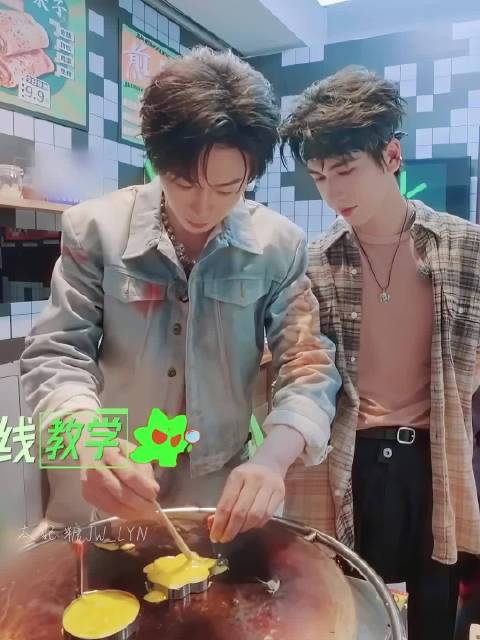 刘宇宁厨房救场煎蛋，有他在你就放心