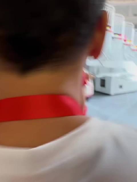 说实话胡明轩出球比那些后卫快多了，有胡明轩打日本就赢了