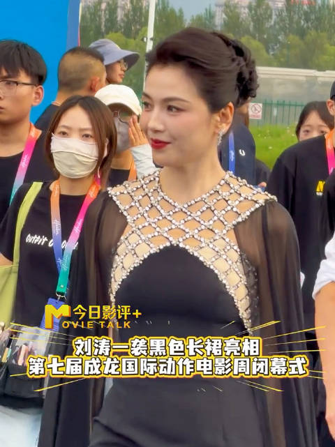 怼脸的视角来了