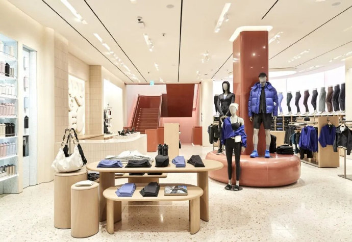 lululemon内忧外患,这5个竞品品牌迎来机会 lululemon内忧外患,这5个竞品品牌迎来机会