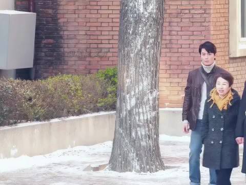 三次相遇三百次无用，深爱难相守终成告别