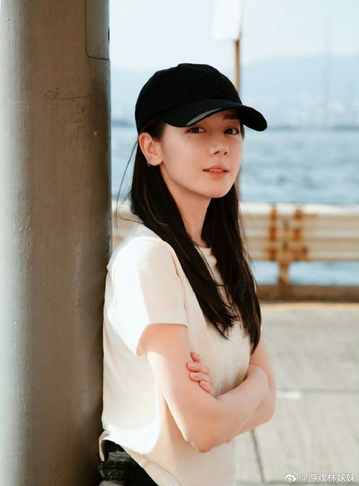 迪丽热巴扫货时为什么没有被人认出