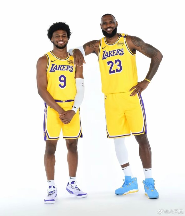 NBA历史首次父子对决！詹姆斯vs布朗尼圣诞大战