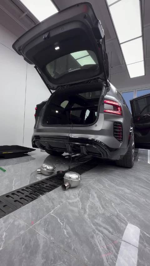 极氪8x模拟V8声浪，真实速度与混动能耗并存