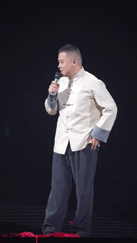 合肥演唱会现场，岳云鹏笑谈体重变迁趣史！