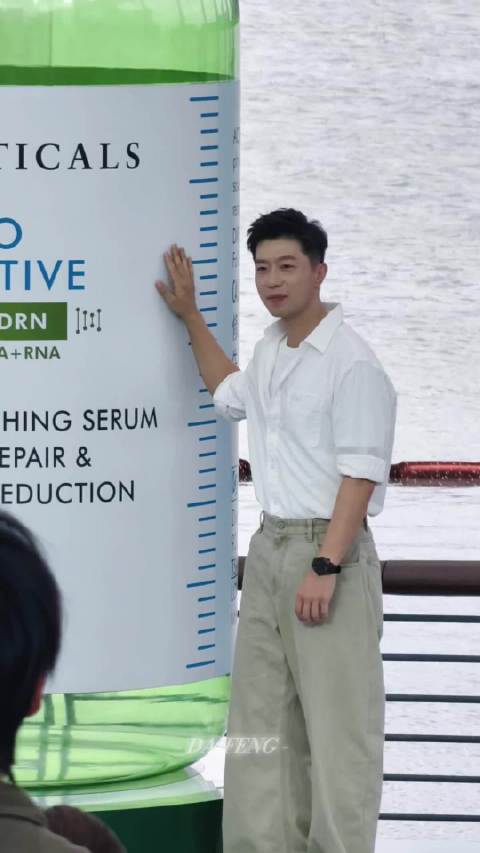 小马龙美貌视频被拍，帅气瞬间引惊叹