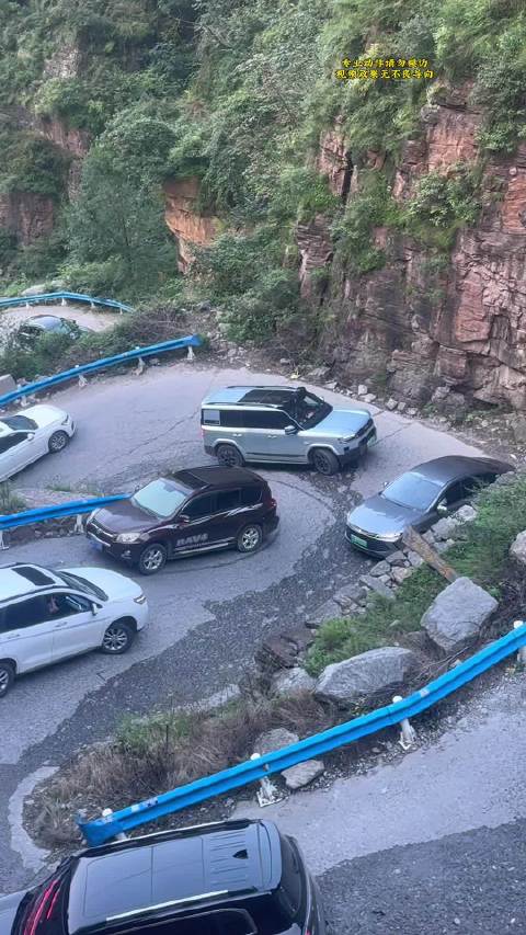 比亚迪秦vs丰田RAV4挑战太行山十六拐！