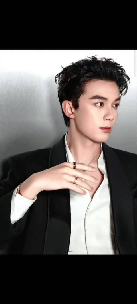太适合演一个律师，商业精英，时尚王子