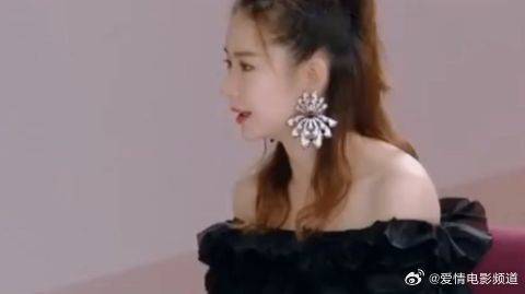 我家小两口：戚薇夫妇家长首见面竟在婚礼现场，大张伟领证太奇葩