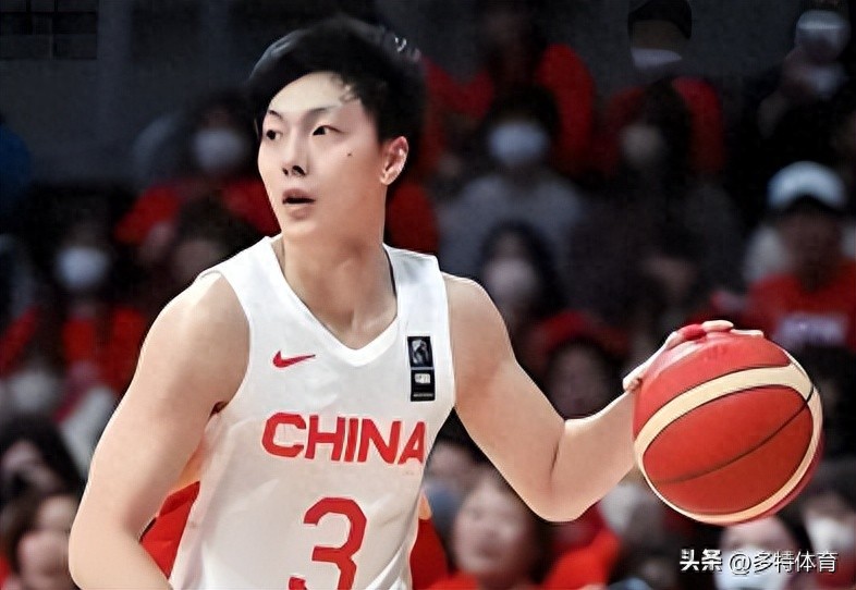 中国男篮大名单出炉！胡明轩焦泊乔入选，崔永熙无缘，庞峥麟免检