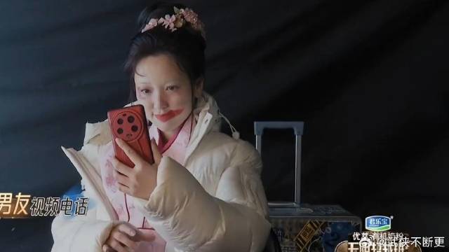 金莎化完丑妆，跟男友孙丞潇打电话，开口就是死亡问题！