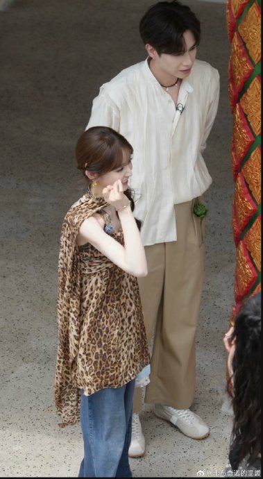 田曦薇胡一天20cm身高差如何拍出唯美吻戏？