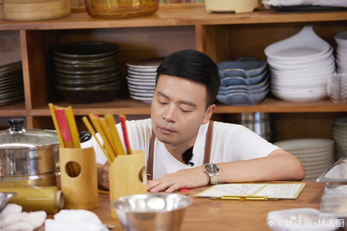 林大厨主厨餐桌引发争议后，节目组和林大厨是否回应？
