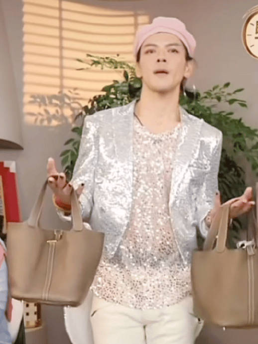 向佐女装为流量？向太反转：我从不吃惊