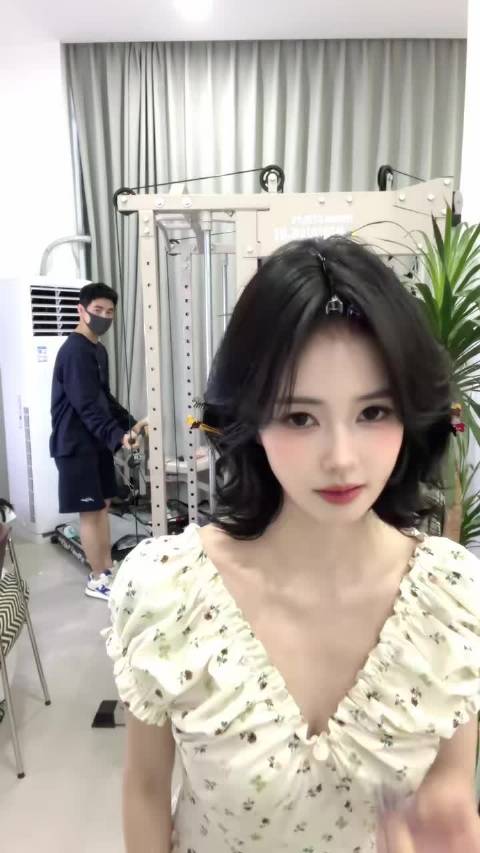 白鹿  白鹿北上演技 清辉洒满街巷，万般心动皆属于你