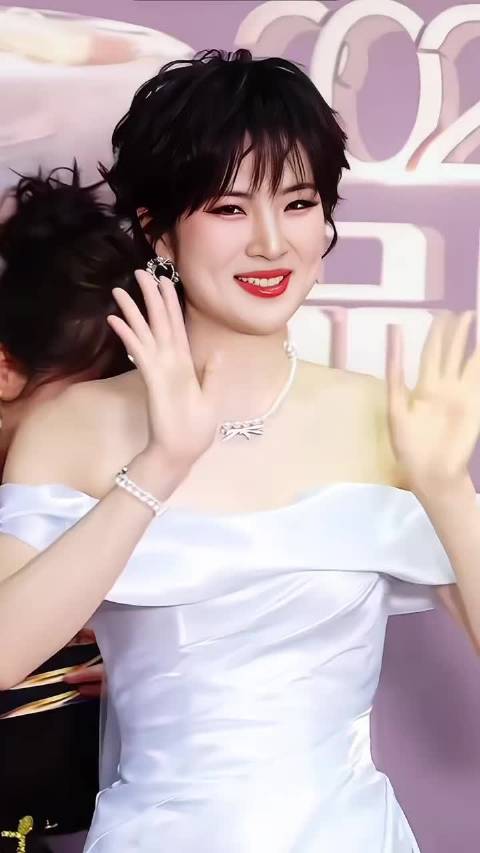 姚安娜本名姚思为，网友猜测名字含义关联海思华为