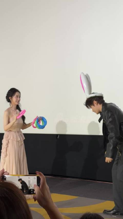 谁懂啊！@丁禹兮 这段小兔子名场面我已经来回刷了八百遍！ 花开锦绣