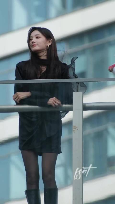 李一桐 美人余招商 期待李一桐余梦