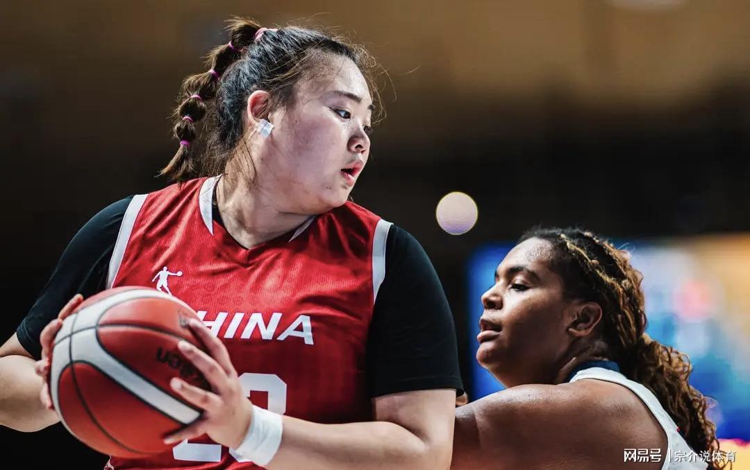 中国女篮惨败，两大混子球员必须淘汰，宫鲁鸣固执，呼吁李梦回归