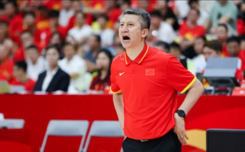 杜锋手下无精打采，在国家队打疯了！8中6效率奇高，抢了胡金秋风头