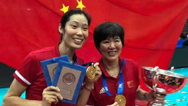 2019女排世界杯中国零封塞尔维亚，朱婷18分助提前夺冠