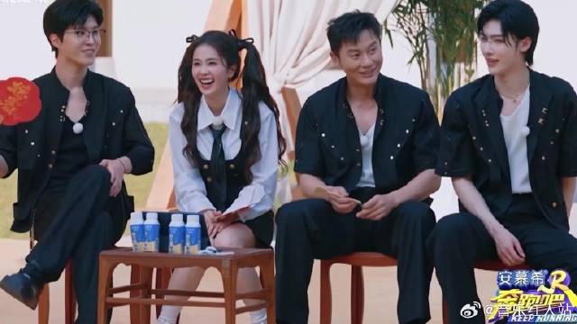 白鹿范丞丞猜词游戏作弊 谁料姚译添却压根不管，郑恺抗议无效：还能这么玩