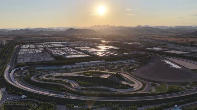 魏牌V8X上市，定位大五座家用旗舰SUV