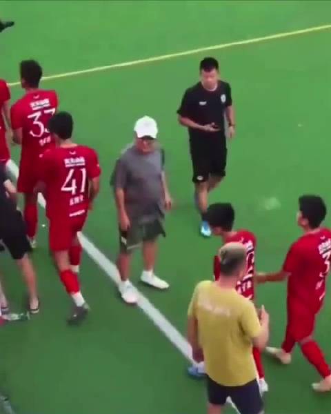 足球小将多打两人以大打小仍0比1负皇马青训