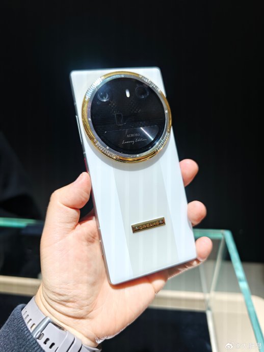 20万!追觅手机旗舰款首台已交付 20万!追觅手机旗舰款首台已交付