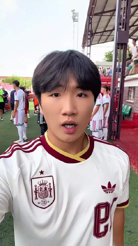 中国足球小将0比1憾负皇马，不惧强敌虽败犹荣
